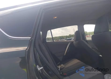 2013 Toyota Rav4 Xle z USA, uszkodzony, nr VIN JTMRFREV1D5006185